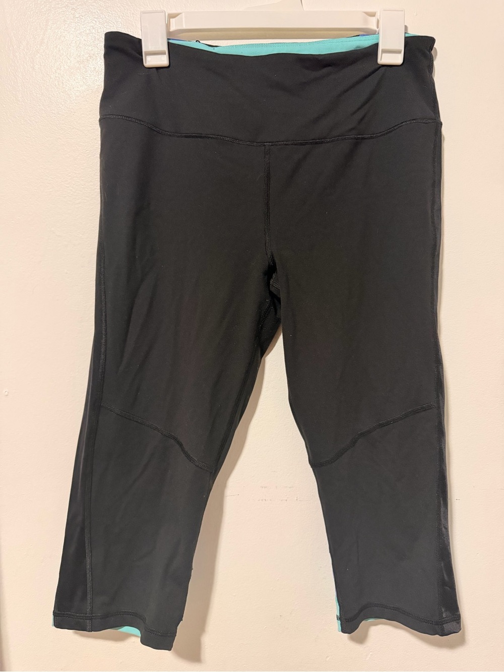 Victorias Secret VSX Work Out Cropped Leggings Size Large